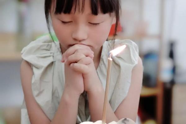 2000年龙女命运解析：她们的独特魅力与人生道路