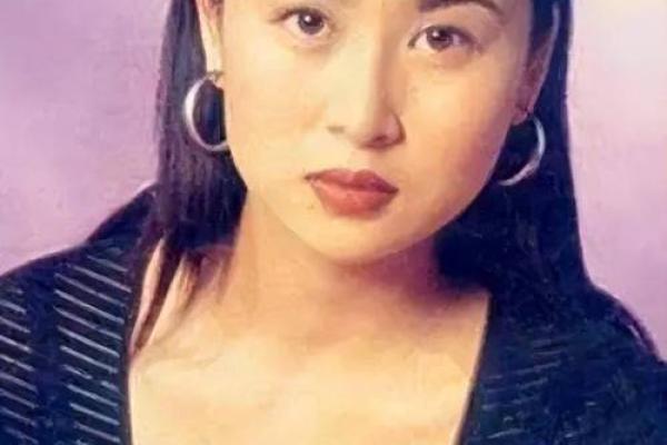 探索硬命格：女性命局中的逆境与成长之路