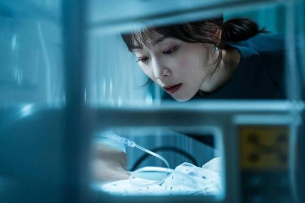 揭开易外遇女子命理的神秘面纱，揭示情感背后的秘密