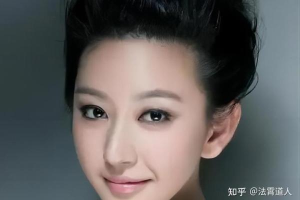 揭示面相学中的官太太命：如何通过面相看出你的贵人运势？