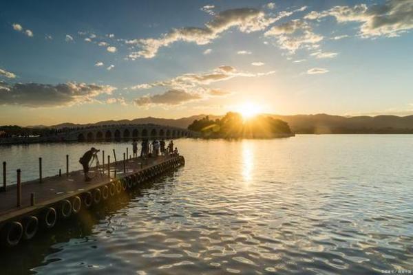 探寻中华文化之美：从成语接龙看古韵流传