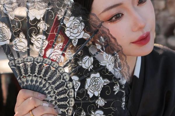 正宫娘娘的命：荣耀与孤独的交织，揭示古代女性的真实命运