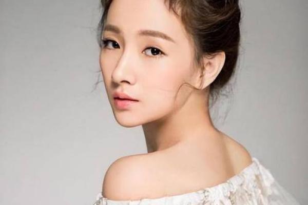 2019狗年出生的人命运解析：性格与人生之路的深度探讨