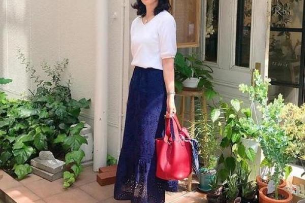 45岁女人的富贵命:她们的成功之道与生活智慧 45岁女人的富贵命:她们的成功之道与生活智慧