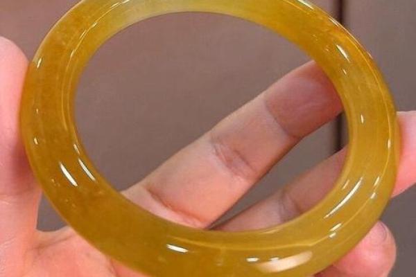 山下火命人士如何选择适合的翡翠,提升运势与福气 山下火命人士如何选择适合的翡翠,提升运势与福气