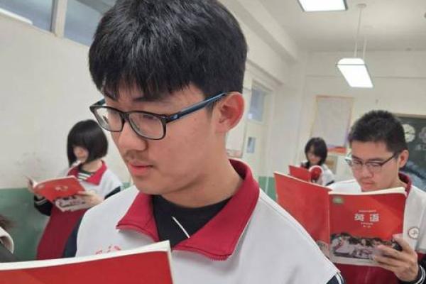 2014年属马的命运解读：激情与奋斗的旅程