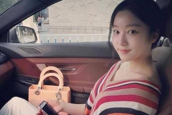 爱财如命的人:如何理解他们独特的命运与生活选择 爱财如命的人:如何理解他们独特的命运与生活选择