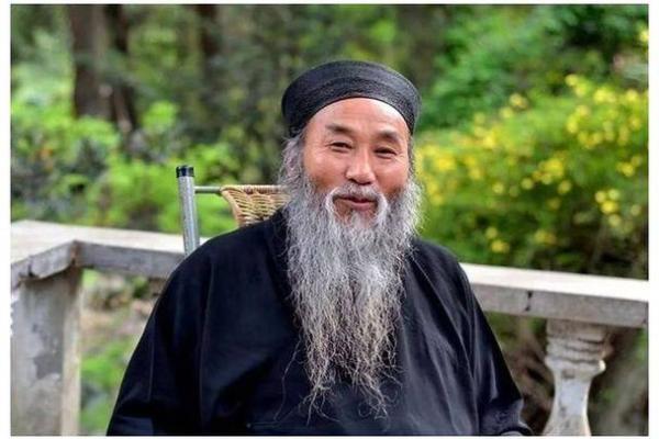 属牛的金命解析：探秘牛年人的命运与人生