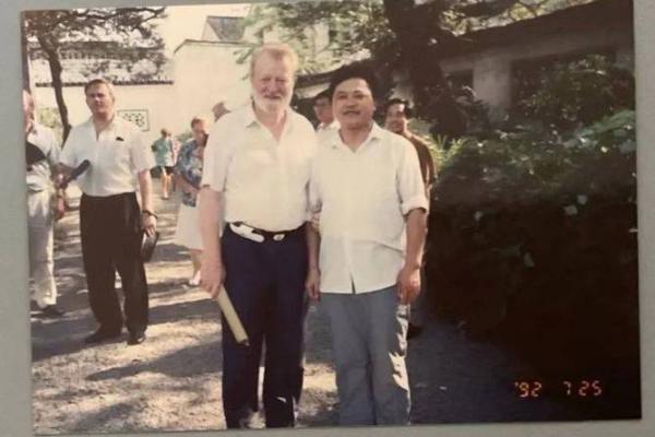 1992年：璀璨历史中的重要节点与记忆