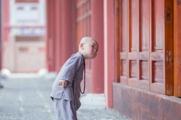 解开心结，和尚也能化解烦恼的智慧之道
