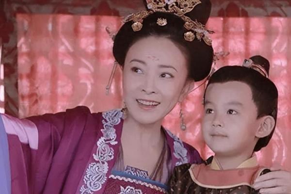 贵妃娘娘的命运：爱恨交织的璀璨人生与内心挣扎