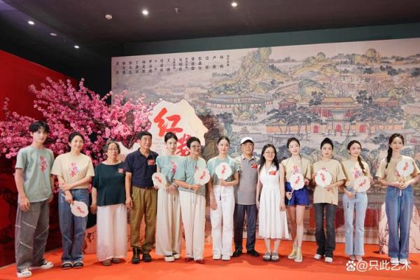 命运与情感交织的同志之歌：探寻《为什么命硬》的深意