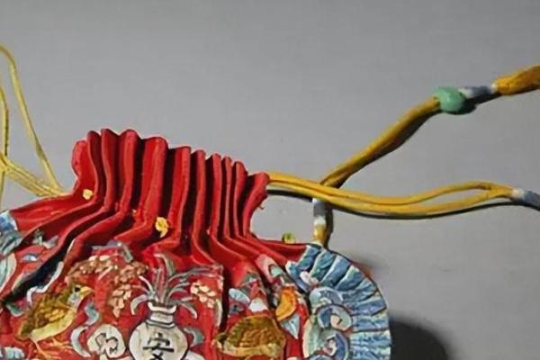 93年属鸡女命婚姻解析：走向幸福的智慧之路