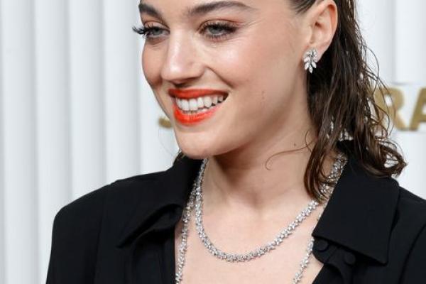 大驿土命者的优雅之选:适合佩戴的首饰推荐与解析 大驿土命者的优雅之选:适合佩戴的首饰推荐与解析