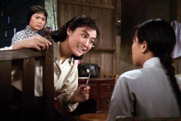 1984年出生的女性命运解析:星空下的她们如何追寻人生的光芒 1984年出生的女性命运解析:星空下的她们如何追寻人生的光芒
