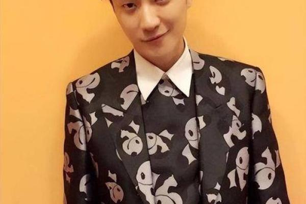 腋臭男人:生活中的尴尬与自信的重生之路 腋臭男人:生活中的尴尬与自信的重生之路