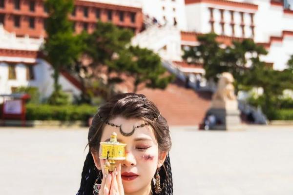 1996年出生的人五行属火，命运解析与人生建议