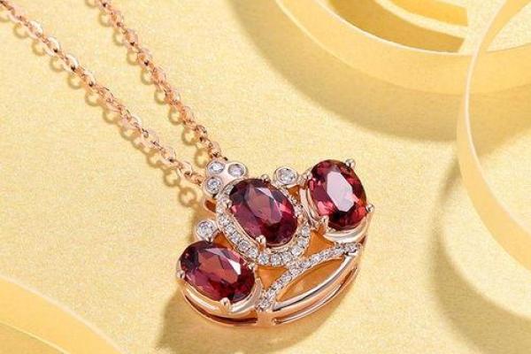 海里金命人适合佩戴的饰品与物品推荐