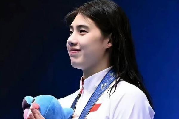 2041年属鸡人的命运解析：把握机遇，勇敢追梦！