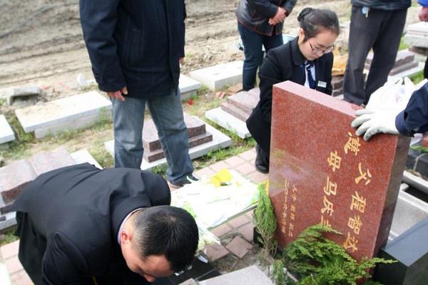 父母因病去世的孩子，如何面对人生的挑战与成长？