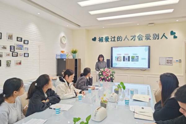 属狗人2015命运揭秘：财富、爱情与事业的精彩篇章
