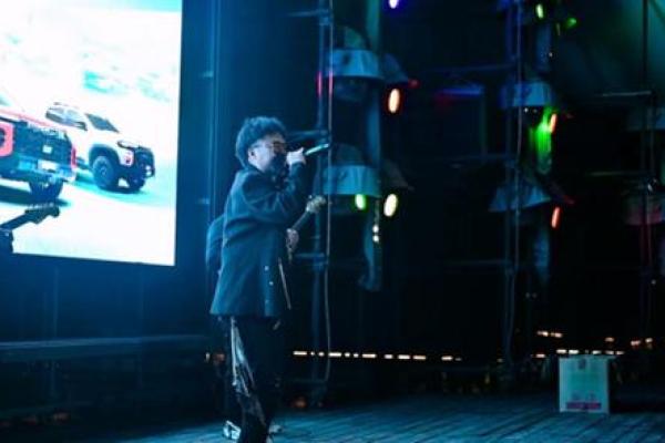 2002年：梦想中的马儿与有志之士的命运之轮