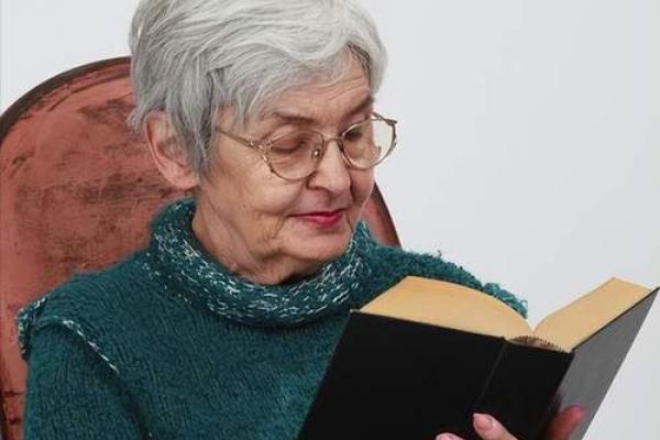 1953年出生的蛇人,智慧与魅力并存的命运之路 1953年出生的蛇人,智慧与魅力并存的命运之路