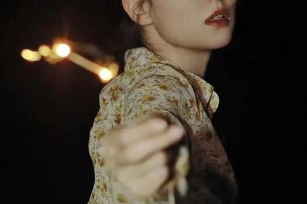 嘴唇的秘密:唇形暗示命运的奥秘与人生哲学 嘴唇的秘密:唇形暗示命运的奥秘与人生哲学