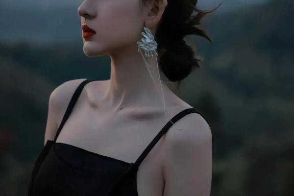 女人自在命：追寻内心自由与真实自我的旅程