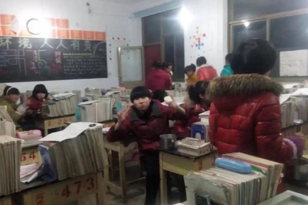 1977年那个夏天的奇迹:梦幻般的校园时光与青春追寻 1977年那个夏天的奇迹:梦幻般的校园时光与青春追寻