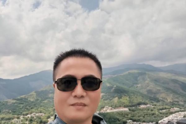 探寻中年去世之人的命运，易经智慧揭示生命之道