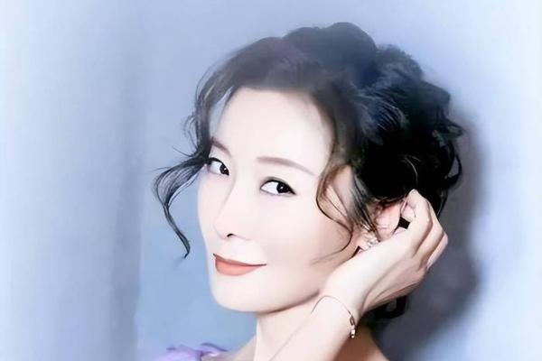 哪几个星座注定拥有豪门贵妇的命运?解析您的人生赢家之路! 哪几个星座注定拥有豪门贵妇的命运?解析您的人生赢家之路!