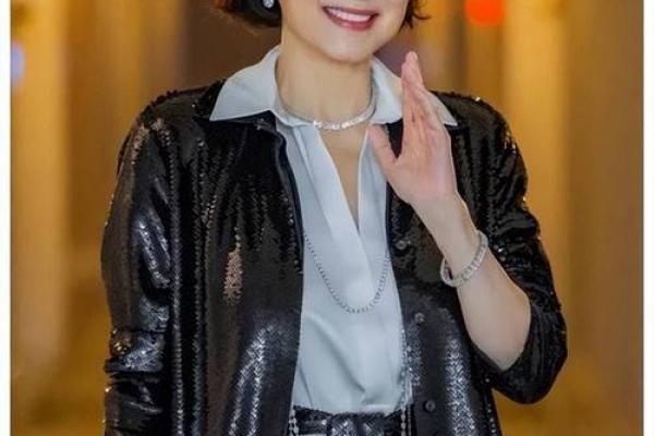 上等女命的特征与命运解析：揭示女性人生的精彩篇章