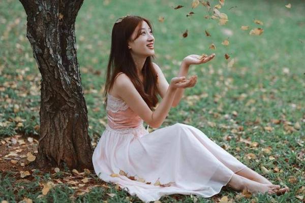 一九七九属什么命的女性:命运与挑战的探索之旅 一九七九属什么命的女性:命运与挑战的探索之旅