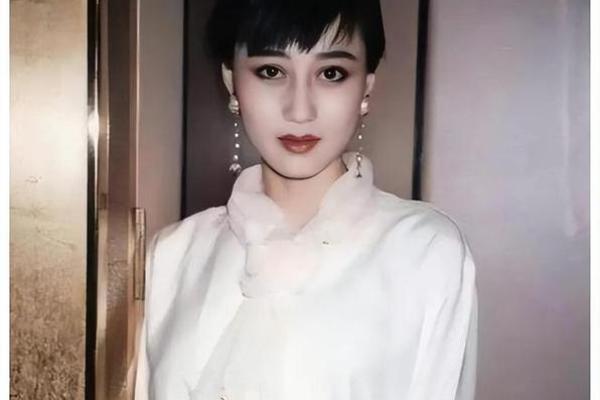 邱淑贞的命格和属相分析：探寻明星背后的命理奥秘