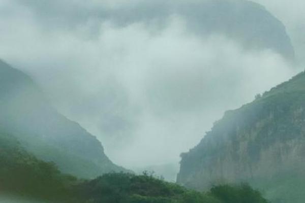 命运的交响乐：从《命啊我的命啊》看人生的起伏与希望