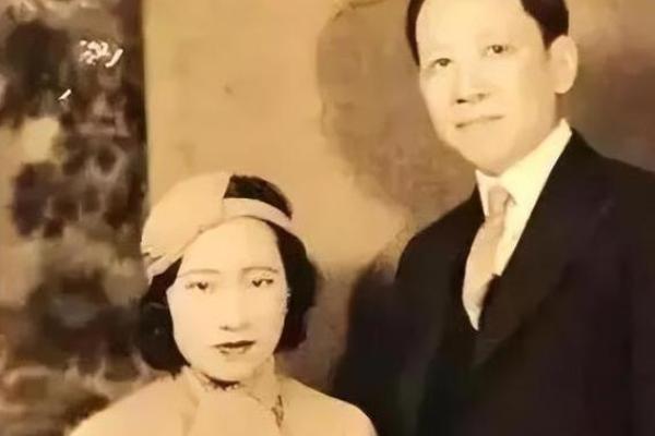 张学良的命运之路：背负历史与荣耀的传奇人生