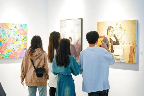 11月25日出生的人：命运与个性的奇妙交织