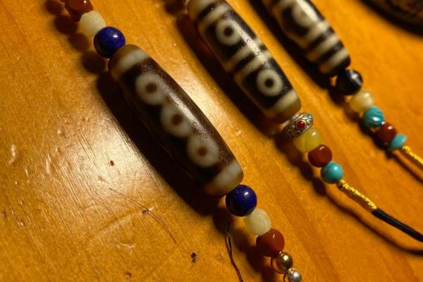 天珠命格的秘密:如何选择合适的佩戴方式 天珠命格的秘密:如何选择合适的佩戴方式