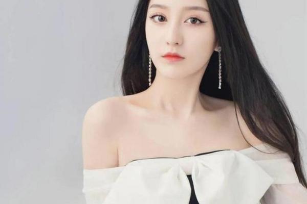 1996年出生的女孩,她的命运与成长之旅 1996年出生的女孩,她的命运与成长之旅