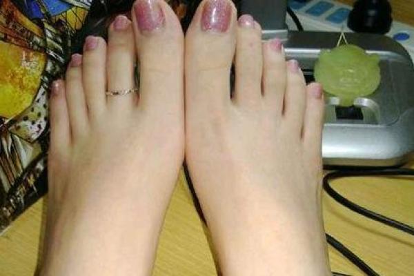 大脚指短粗的人，命运大揭密：你知道吗？