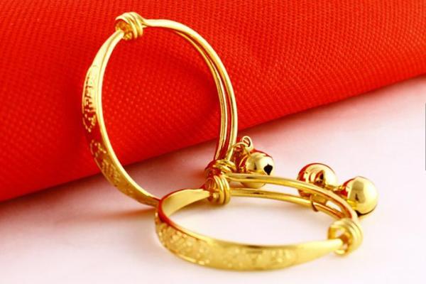 黄金木命佩戴饰品指南：让你的运势更上一层楼！