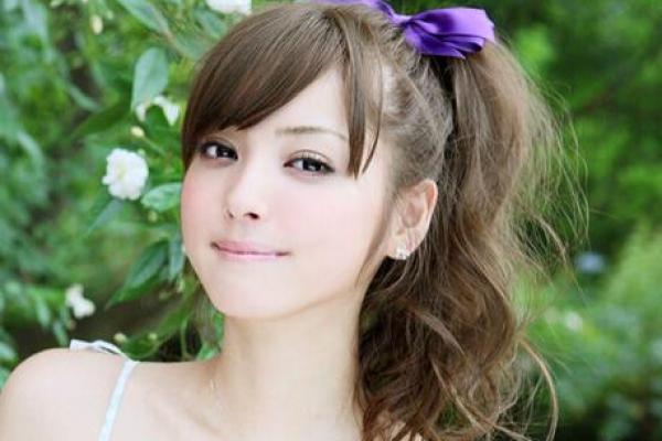 女生头发少的命运解析：从美丽到内在的自信之旅