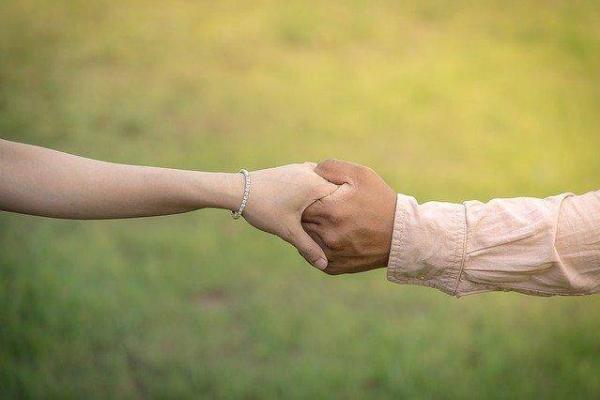探寻乙巳命格之人：性格、优势与挑战全揭秘