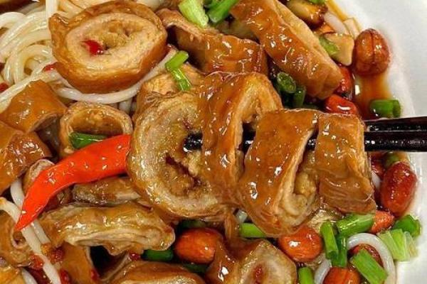 爱吃肥肠的人命运解析：美食背后的性格与人生轨迹