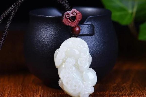 貔貅的灵性与命理：哪些命人最适合佩戴貔貅？