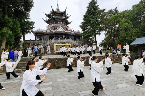 金命者的太极服：如何选择合适的颜色提升修炼效果