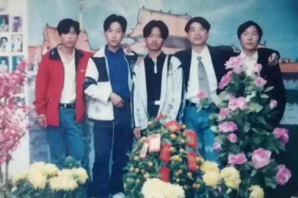 2000年出生男生的命运解析：潜力与挑战并存