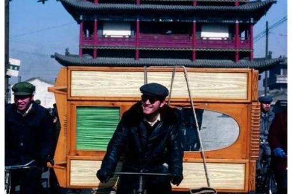 2002年：记忆中的风云岁月与社会变迁