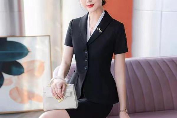 大林木命女性的职业选择：适合的工作与发展方向